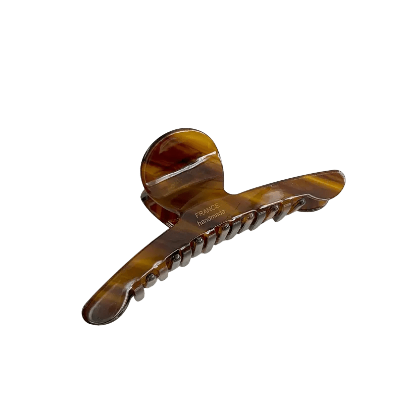 medium tortoiseshell claw clip for everyday styling
